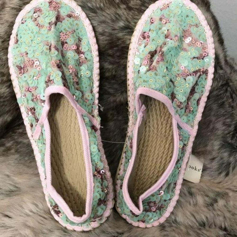 Bobbie Brooks Color Reversible Color Change shoes‎